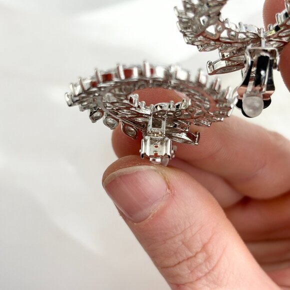 NWT Marquise Cubic Zirconia Kenneth Jay Lane White Gold Spiral Foliage Clip Ons - Picture 8 of 10